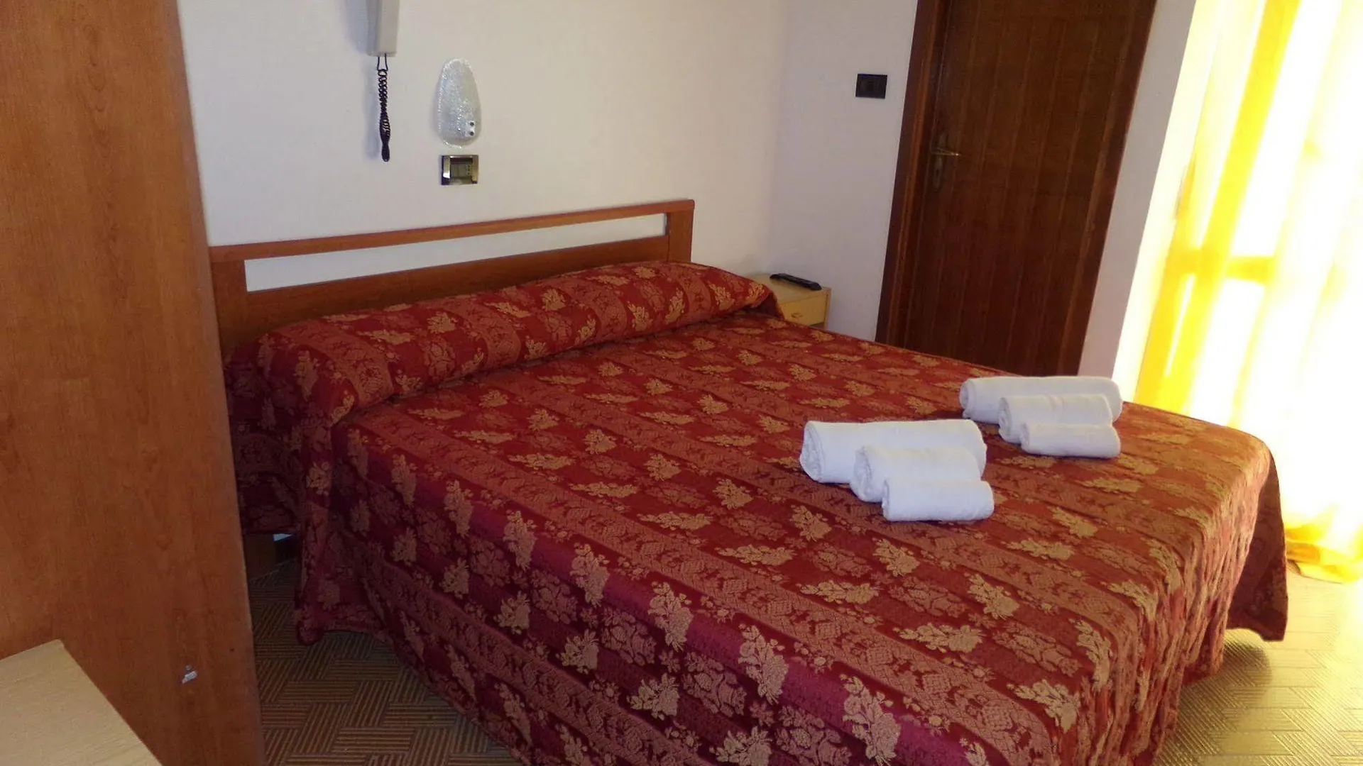 Fellini Rimini Hotel 3*,